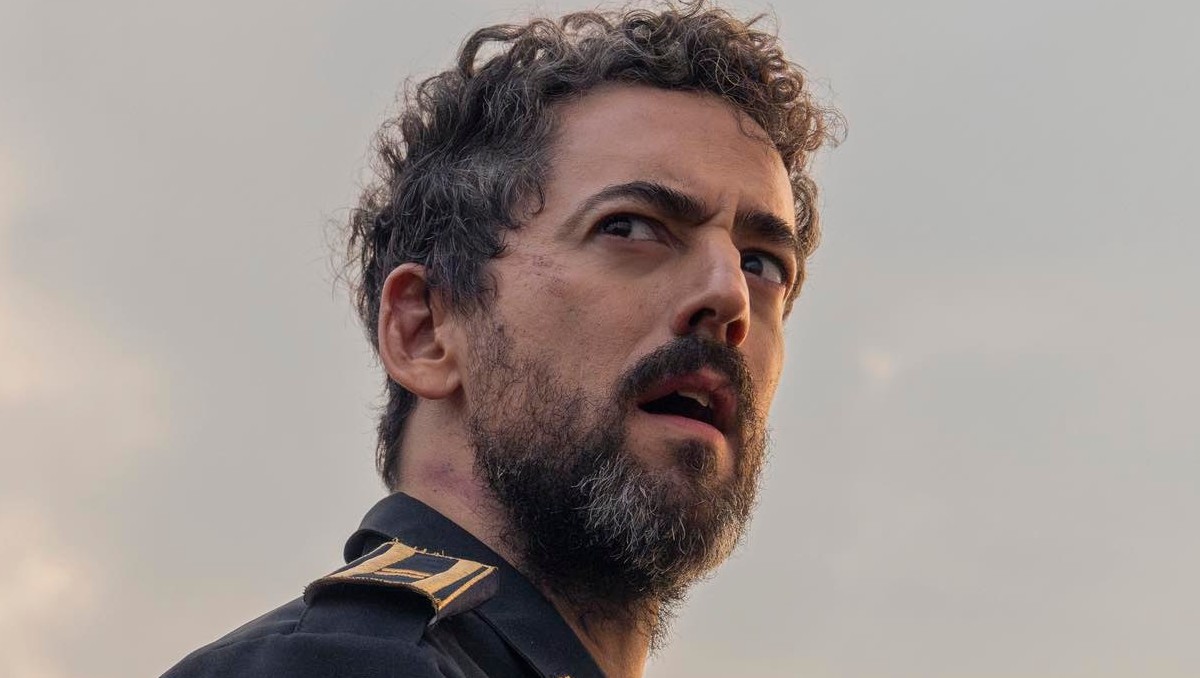 Amigos de Luis Gerardo Méndez le hicieron “una intervención” para que dejara de actuar como su personaje en 'Club de Cuervos'