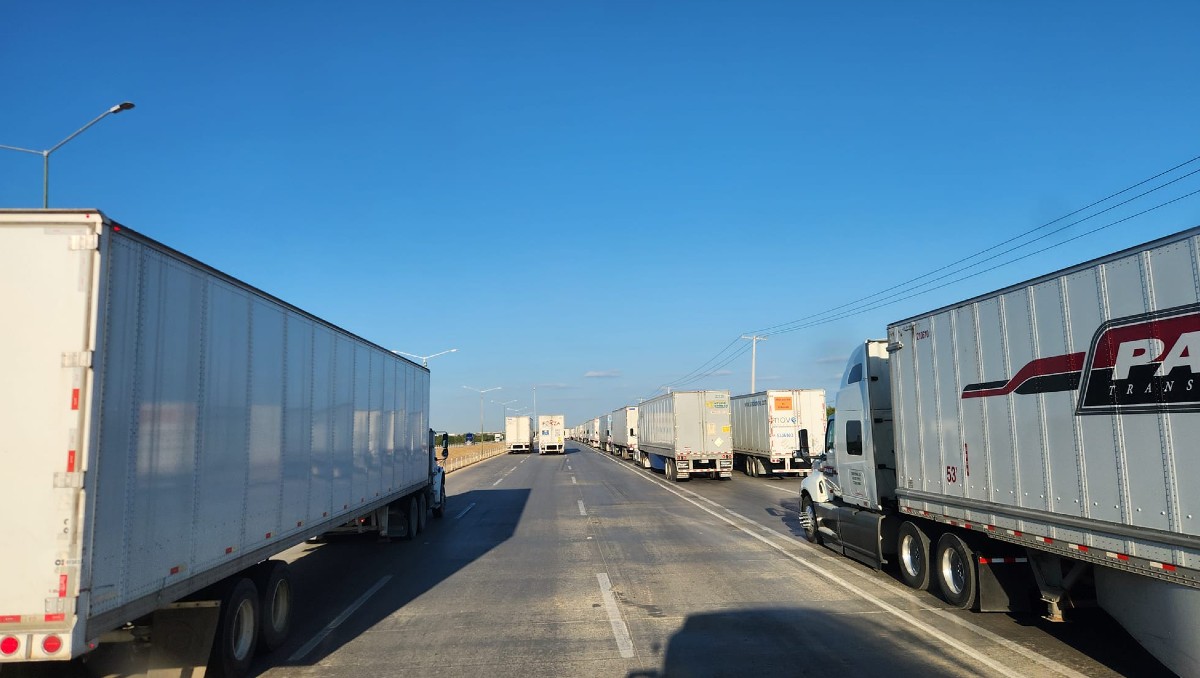 Movimiento del autotransporte por carreteras de Nuevo Laredo, Tamaulipas.