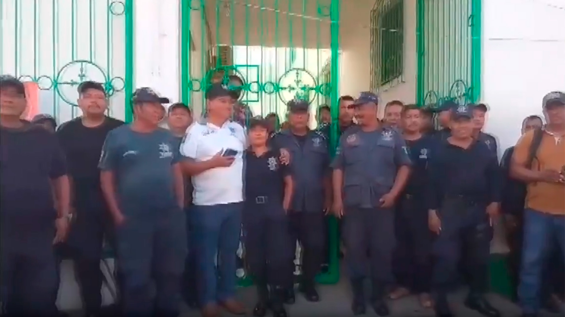 Policías mantienen huelga en San Marcos, Guerrero por falta de aguinaldos