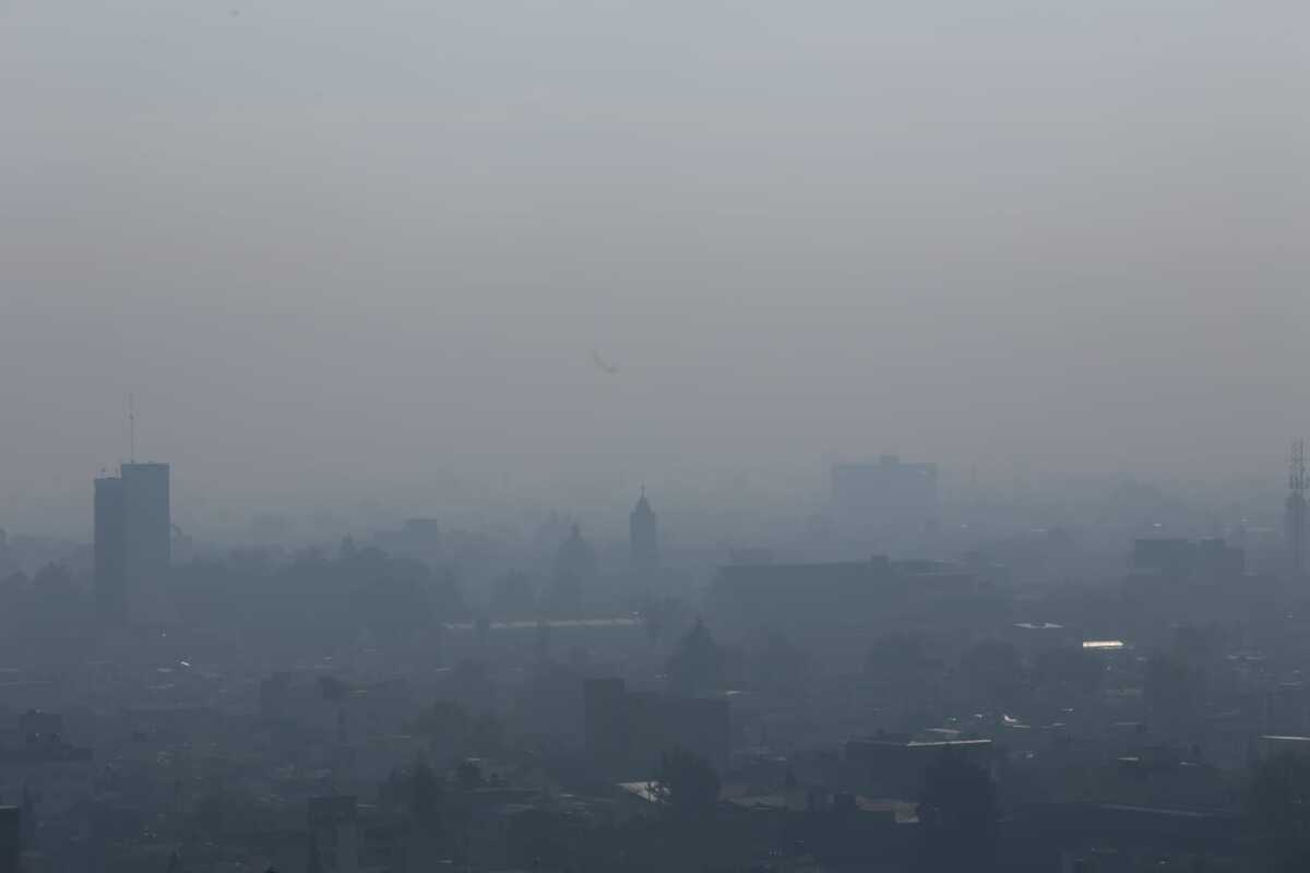 Así amanece el Valle de Toluca luego de una noche de pirotecnia y fogatas navideñas. Foto: (Tania Contreras)