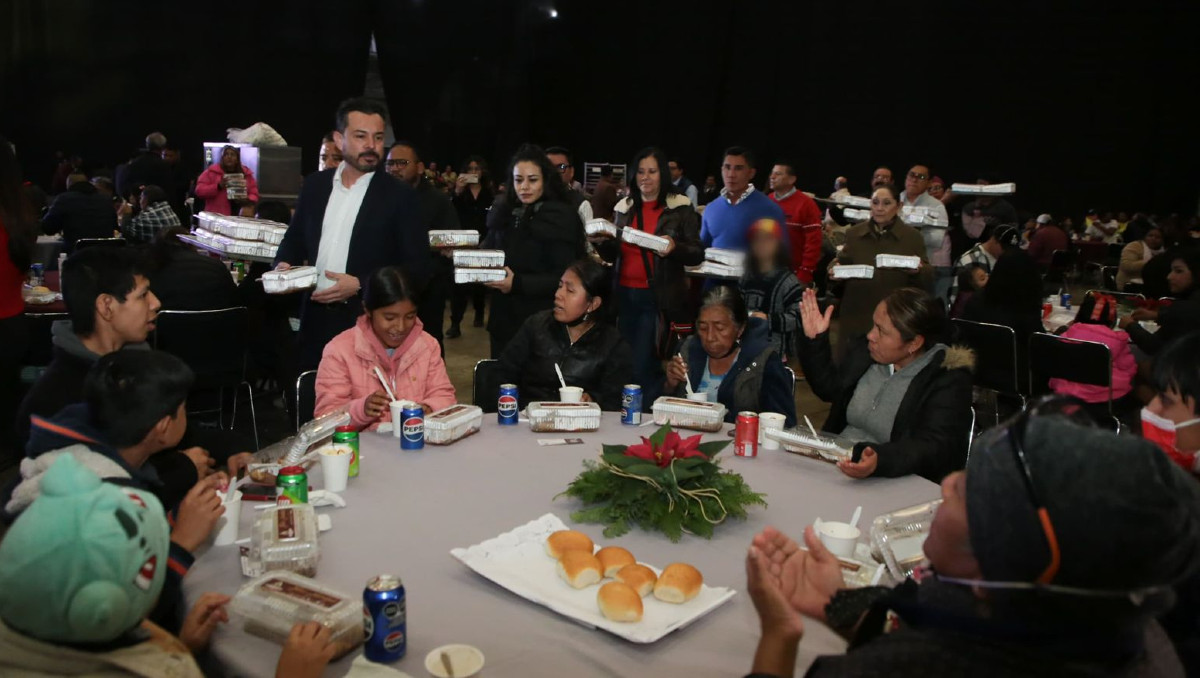 Cena navideña 'Por amor a Puebla' en el Centro Expositor | Especial