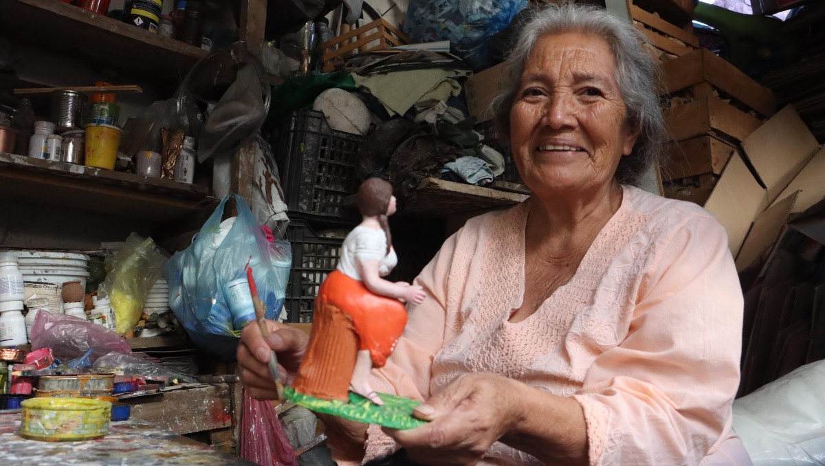 Las adultas mayores tienen acceso a una pensión. | Especial