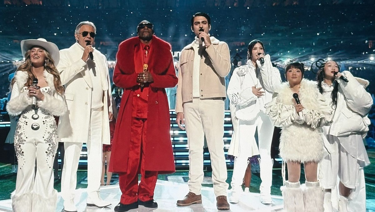 Así fue la participación de Las Guerreras K-Pop y Snoop Dogg en el medio tiempo del juego navideño de la NFL