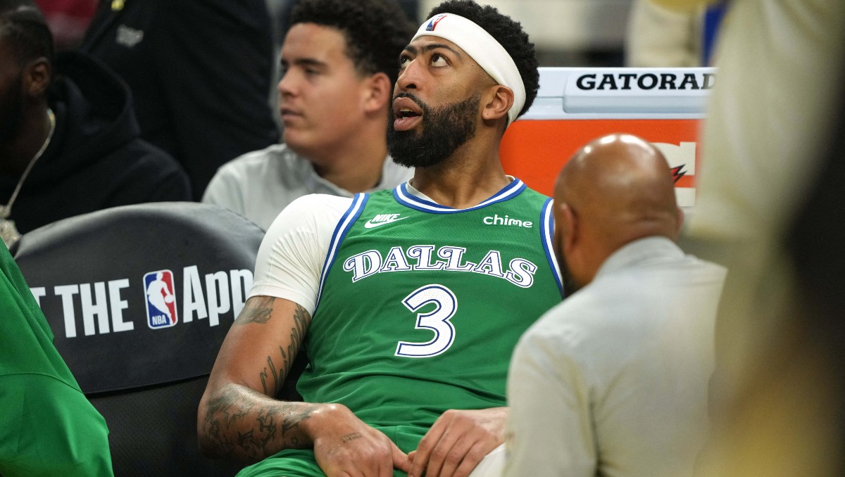 Anthony Davis vuelve a causar baja con Mavericks por una lesión en la ingle