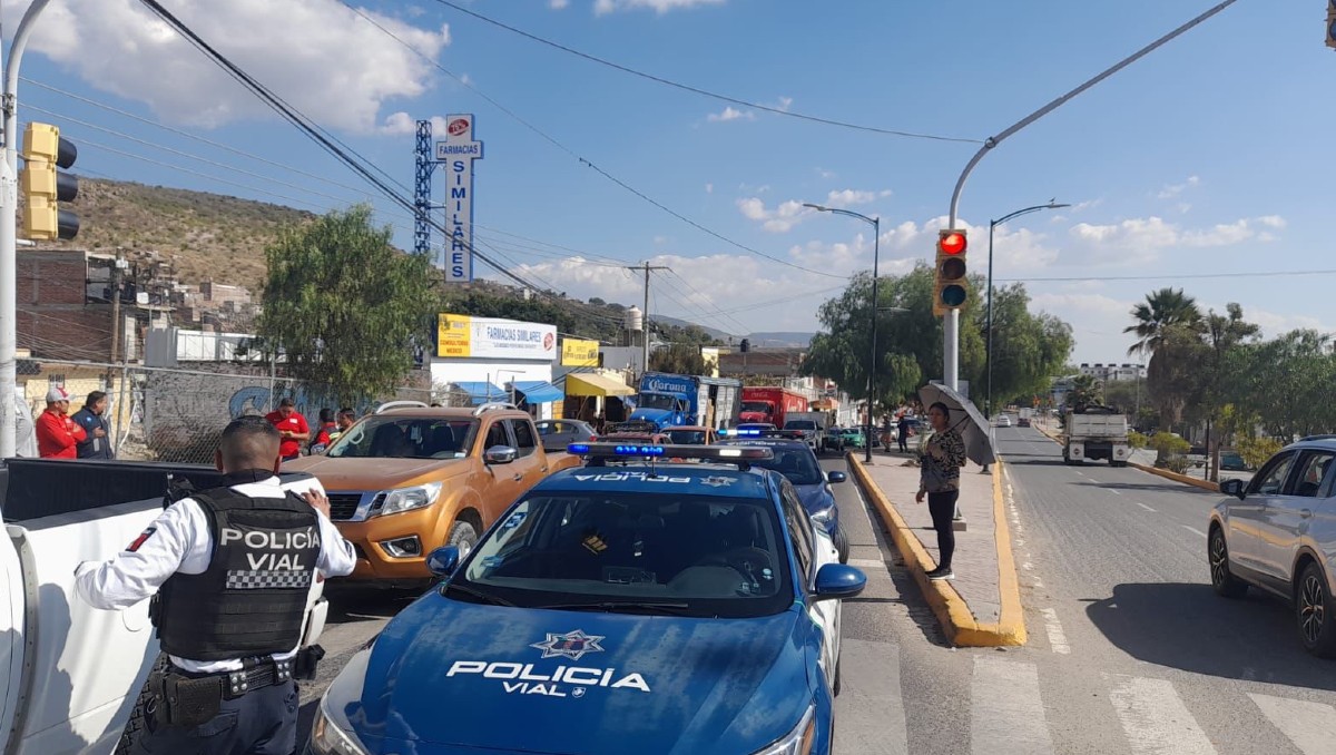 Camión refresquero causa accidente tras quedarse sin frenos | Secretaría de Seguridad
