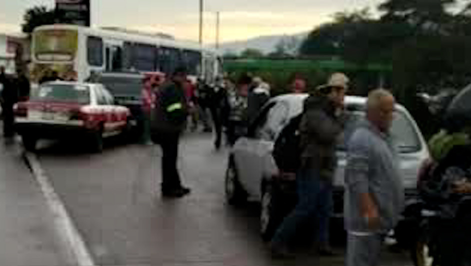 Carambola en la autopista 150-D, Veracruz, deja seis lesionados