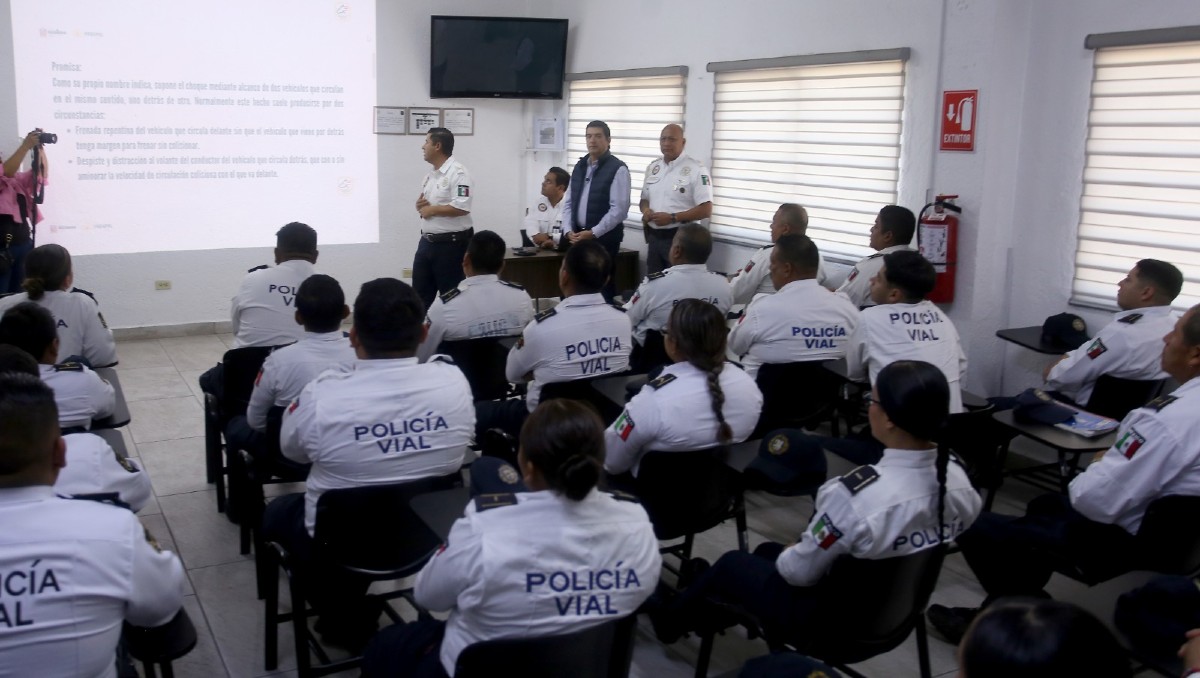 Elementos de tránsito fueron capacitados en el tema. Foto: Roberto Alanís