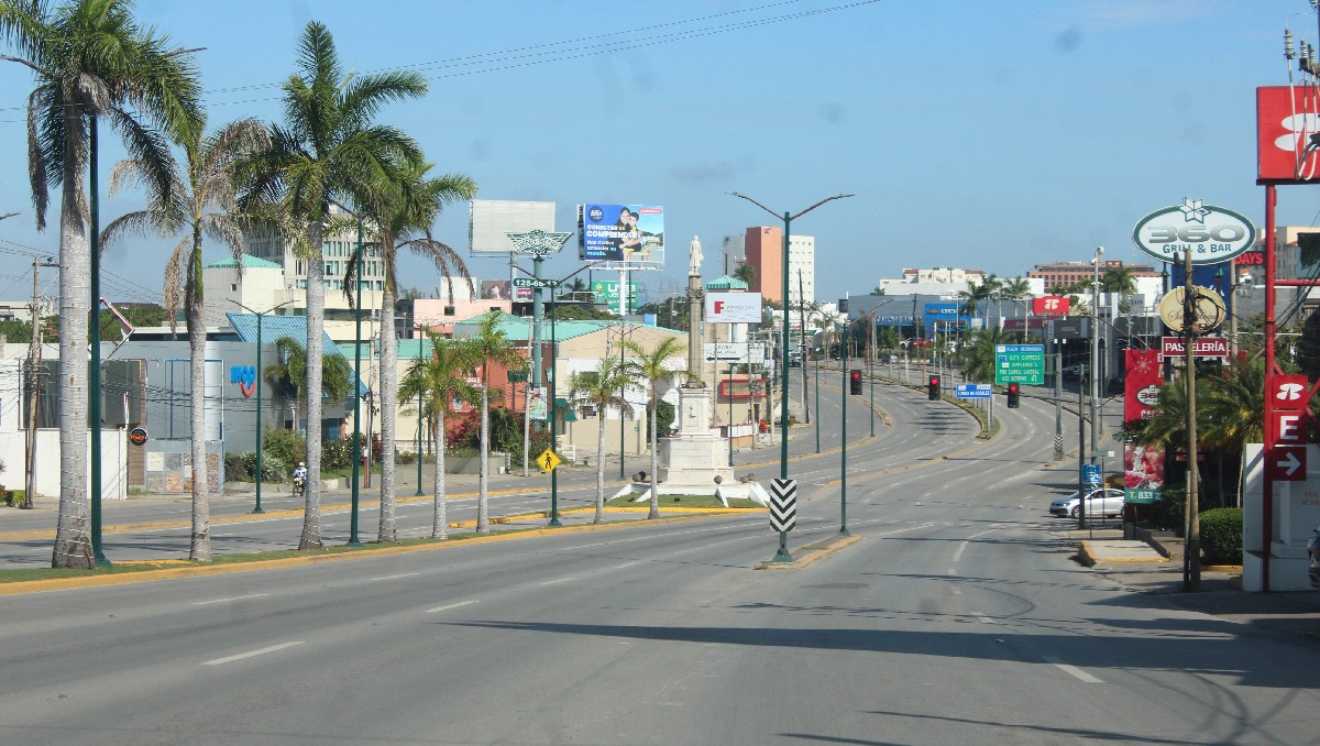 Escasez de transporte público y alza de tarifas en Navidad. (Yazmín Sánchez)
