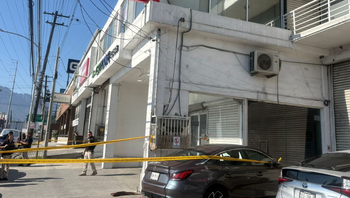 La movilización se observa al exterior del establecimiento denominado Certydrive. Pedro Delgado