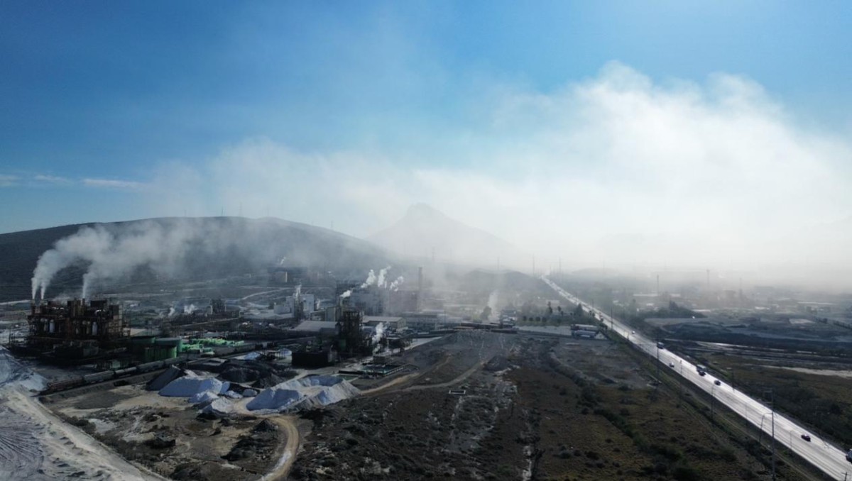 Reportan buena calidad del aire en García, pero humo blanco cubre el municipio / Edgar Plata