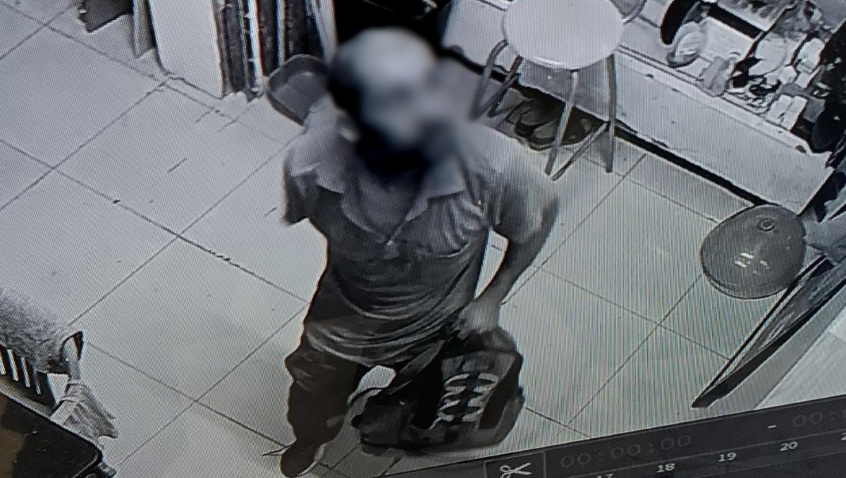 El delincuente entró durante la madrugada al negocio. Foto: Especial