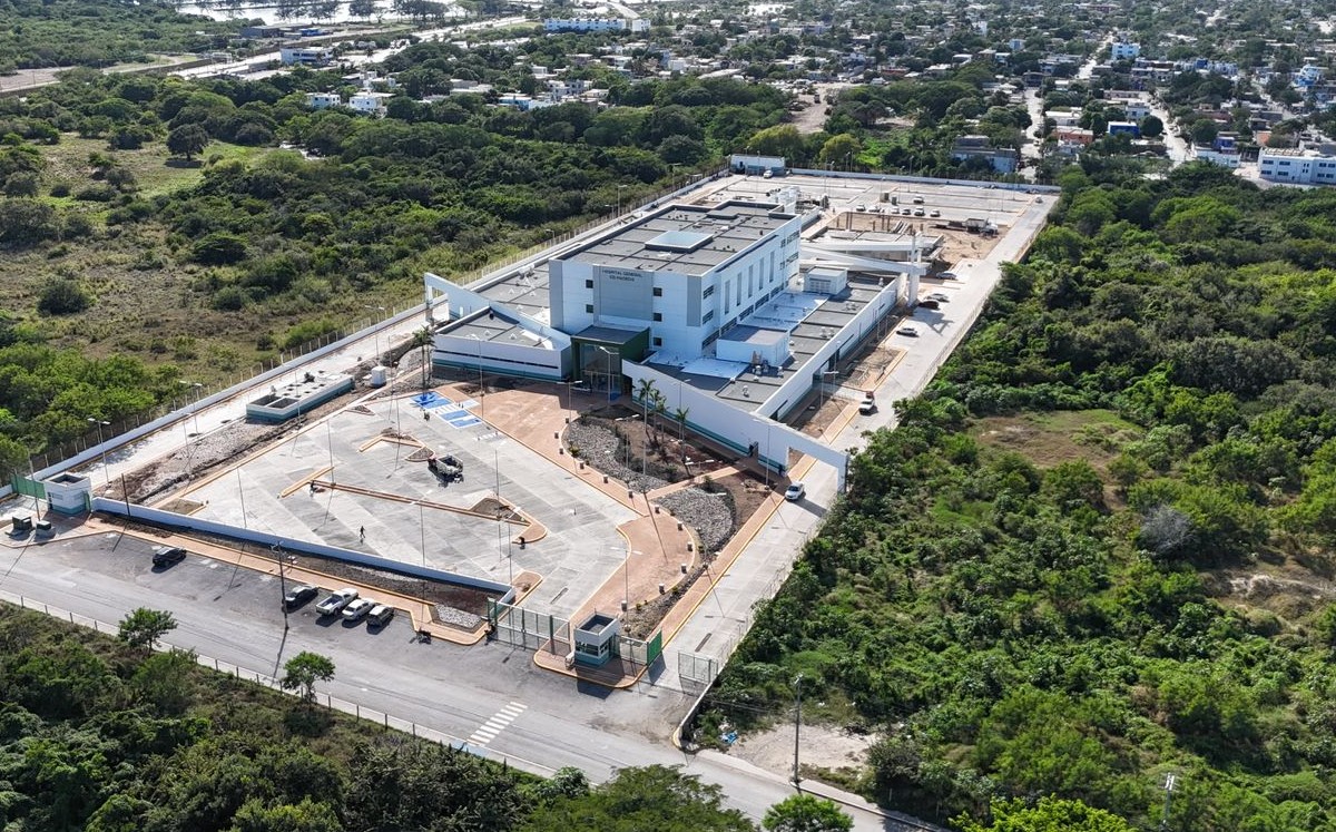 Los recursos aplicados en obra pública incluyen proyectos carreteros, hidráulicos y de equipamiento social en varias regiones del estado