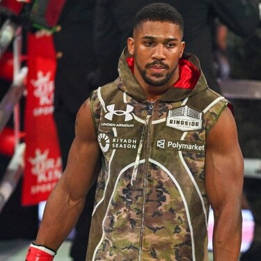 El boxeador británico Anthony Joshua se vio involucrado en un accidente automovilístico, en el cual se reportan dos muertos.