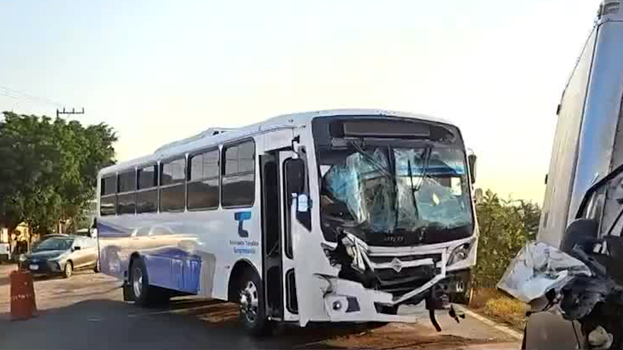 Choque en Tlajomulco de Zúñiga deja al menos 18 heridos