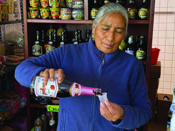 Comerciantes señalaron que sustituyeron una bebida tradicional por alcohol o refrescos. JOSÉ ALBERTO PÉREZ