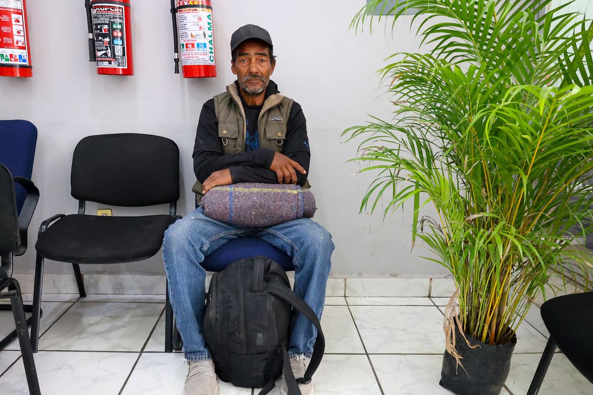 Francisco Reyna Díaz, de 58 años y originario de Michoacán, narró la dura experiencia que vivió al intentar cruzar a Estados Unidos.| Rolando Riestra