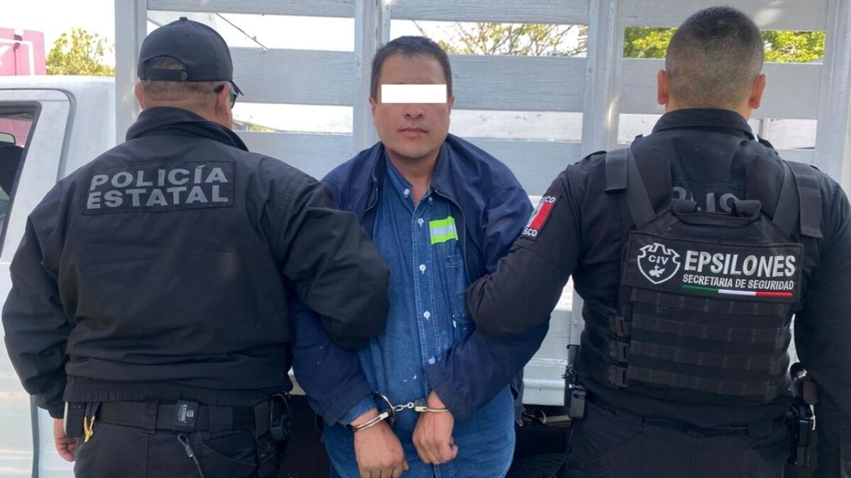 Hombre detenido tras intentar investir policías (Juan Carlos Mungía)