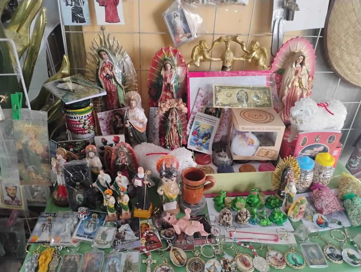 En Lerdo, crece compra de productos de limpieza espiritual por Año Nuevo. | Adriana Magallanes