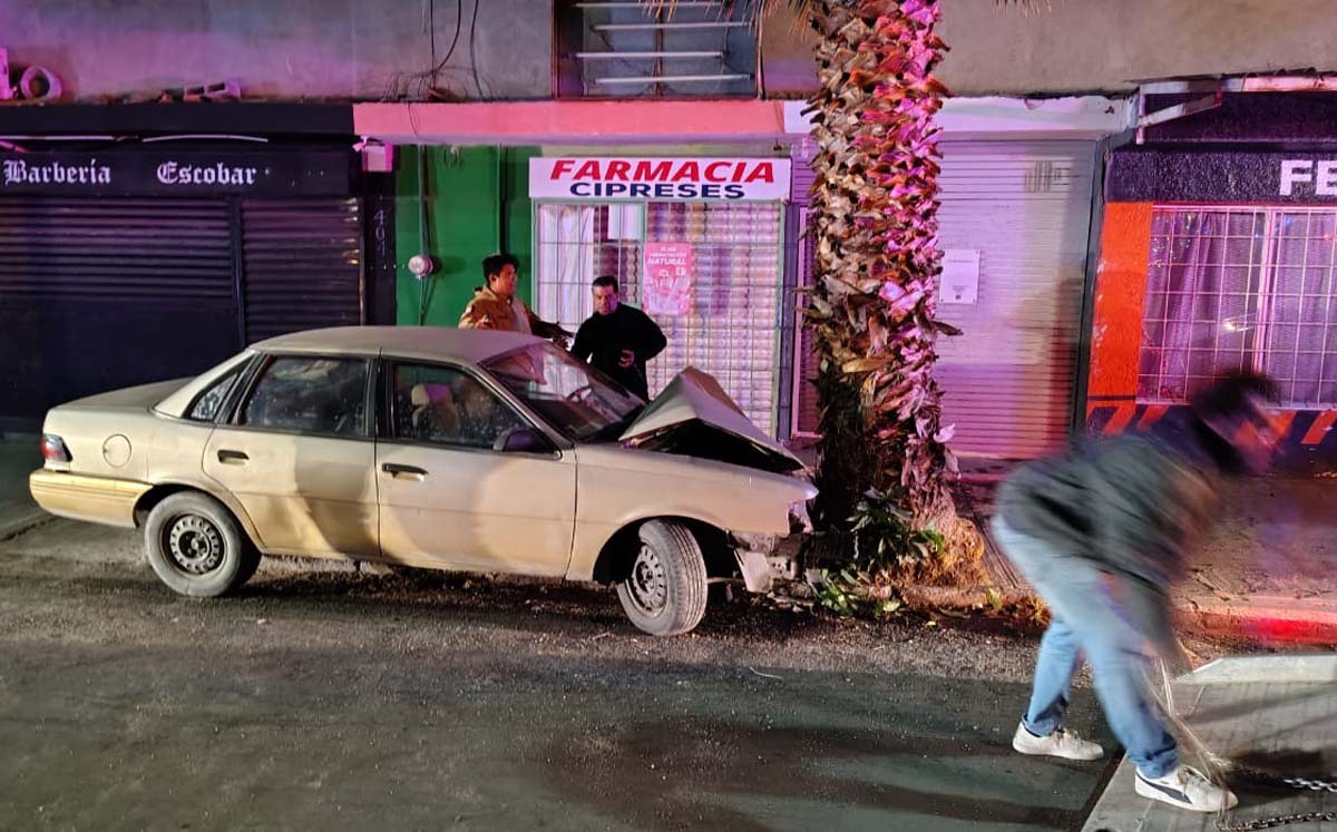 Dos adolescentes resultan lesionados en choque. | Foto: Especial