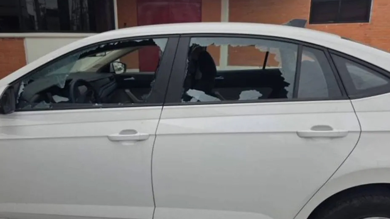 Atacan a balazos a servidora pública de Tecámac; la lesionan en un brazo