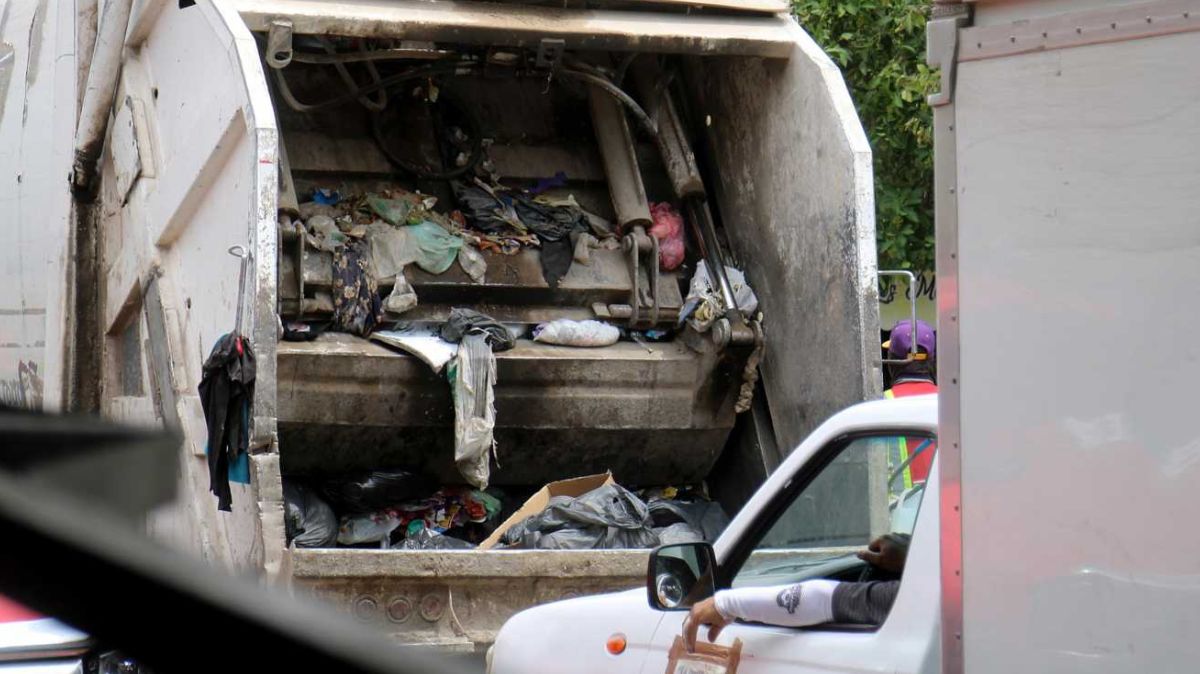 Ante el aumento de residuos durante la temporada decembrina, Lerdo implementó un operativo especial de recolección de basura.| Rolando Riestra