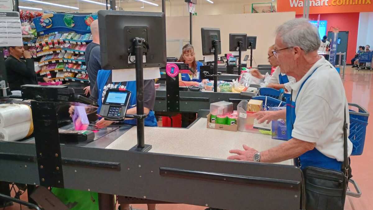 Cada vez son más personas de la tercera edad que tienen que seguir trabajando. (Especial)