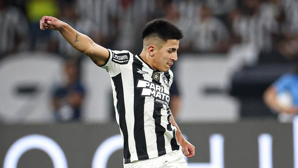 FIFA prohíbe hacer nuevos fichajes al Botafogo por caso de Thiago Almada (Instagram @thiago_almada23)