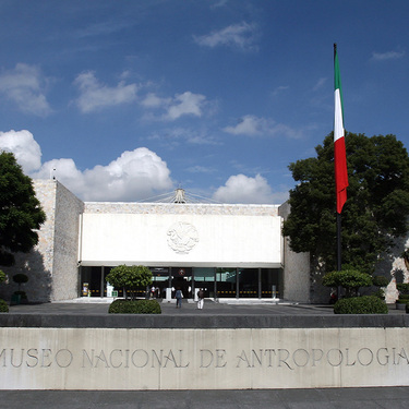 Fachada del Museo Nacional de Antropología