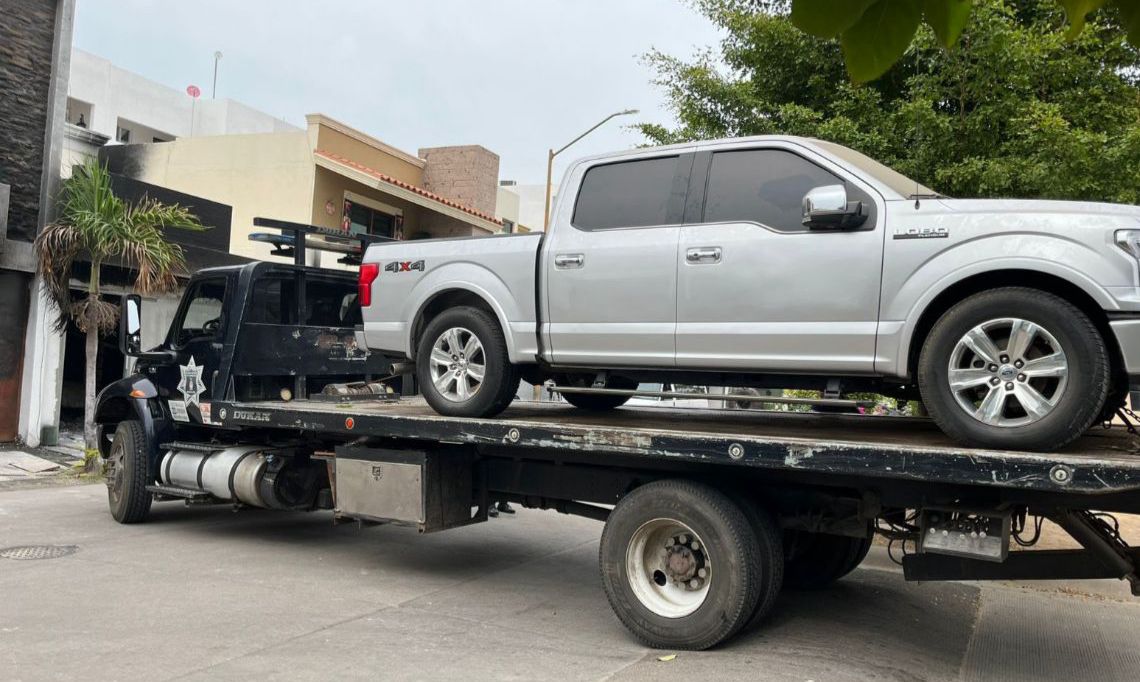 En  las acciones, la autoridad confiscó una camioneta de la marca Ford. | Especial