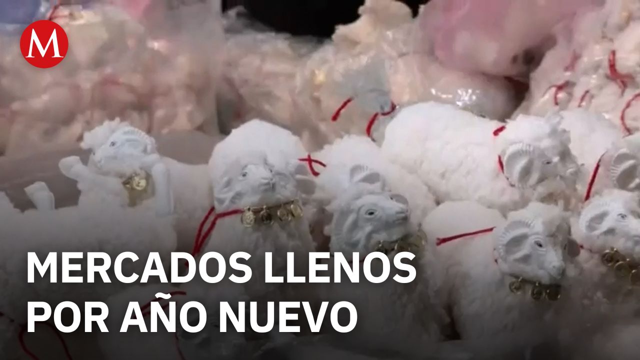 Capitalinos acuden a mercados para rituales de Año Nuevo rumbo a 2026