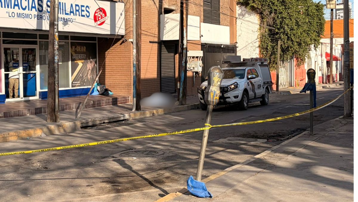 El cuerpo del hombre quedo tendido sobre la banqueta. | Susana Paredes