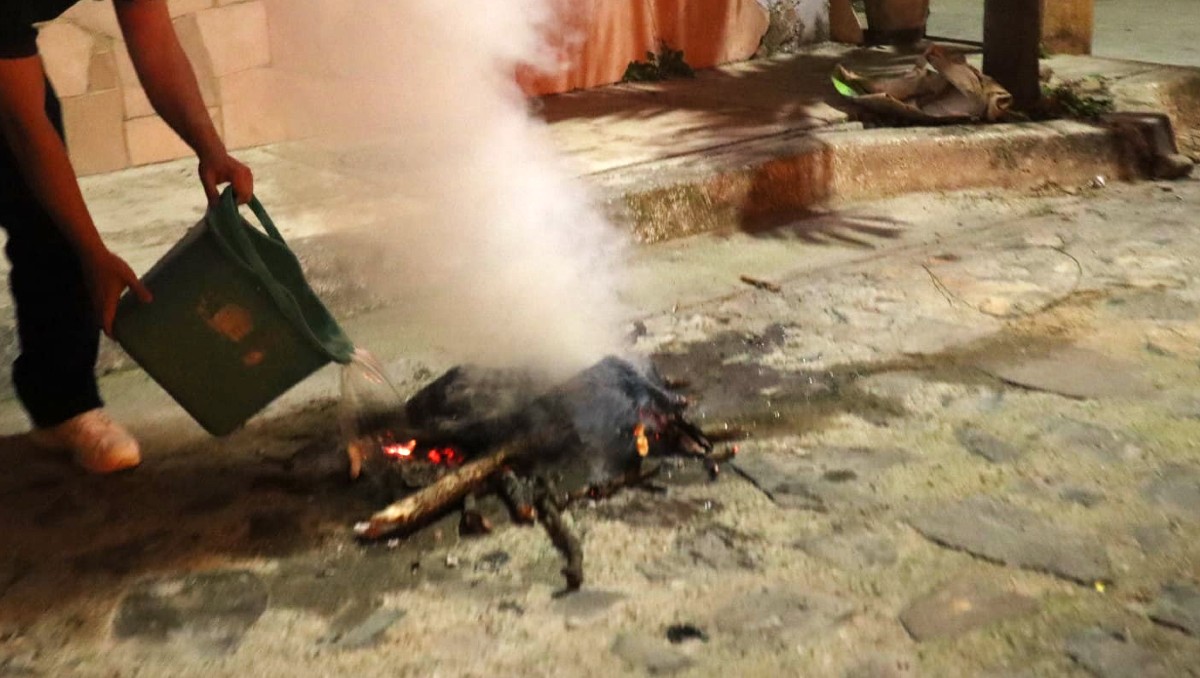 Fogatas son un problema constante en festejos de diciembre (Cortesía)