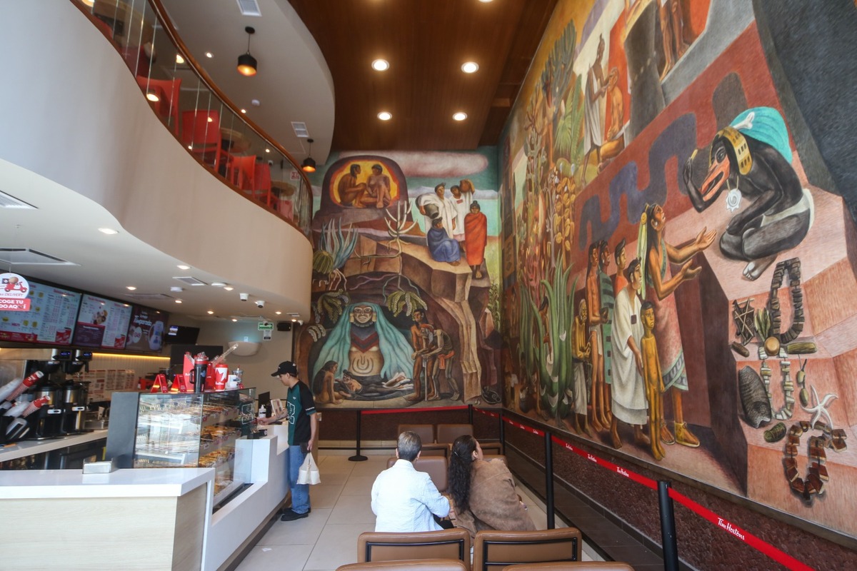 El mural ubicado dentro de una cafetería es parte escencial del muralimo mexicano | Araceli López