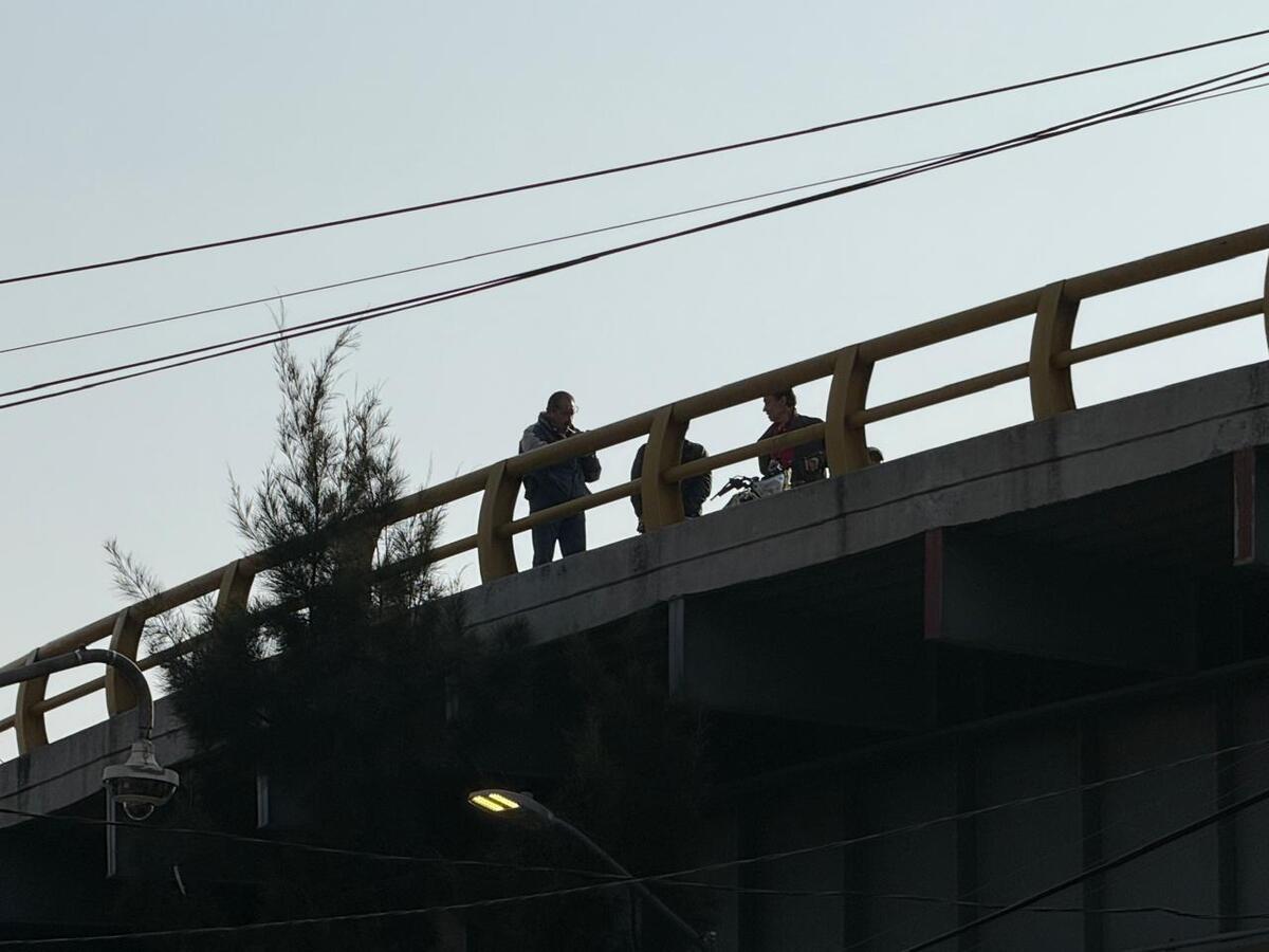 Peritos de la fiscalía analizaron las circunstancias del accidente. | Foto: Liset González