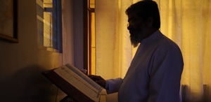 Sacerdotes que sirvieron toda su vida enfrentan la vejez sin pensión, mientras diócesis crean casas y fondos para garantizar atención y cuidado digno.