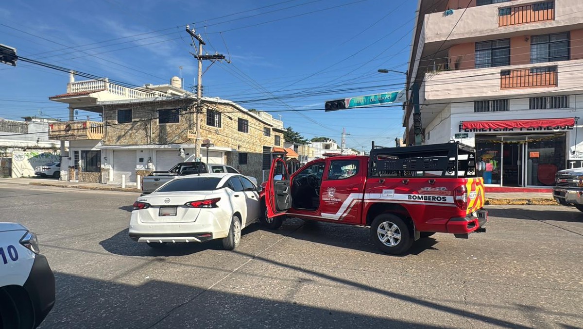 Chocan unidad de PC que atendería falso incendio en Ciudad Madero. (Mario Juarez)