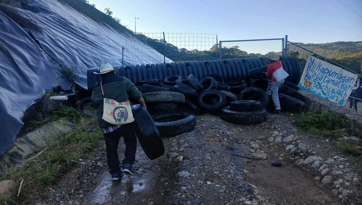 Clausuran basurero de Huehuetla, Puebla: reclaman contaminación | Especial