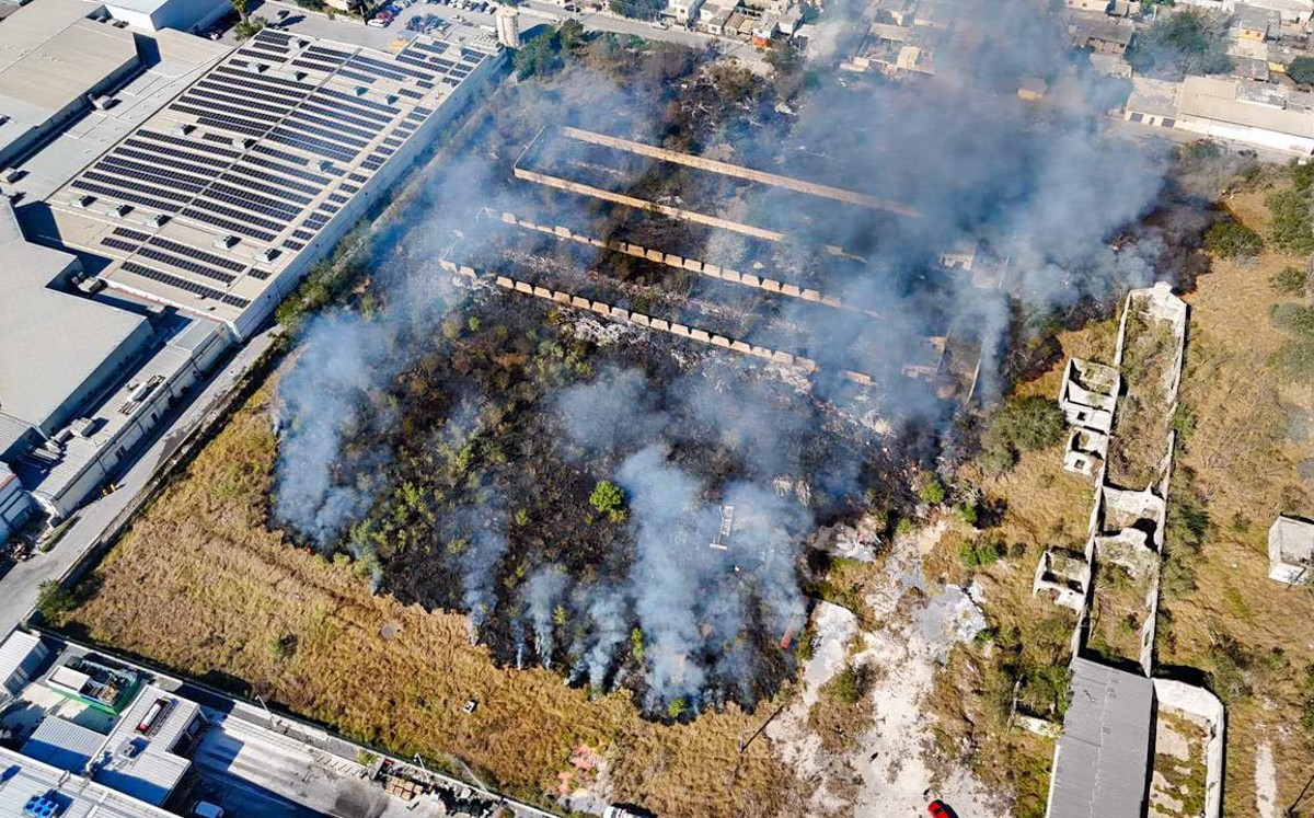 Incendio en lote baldío en Río Bravo. | PC Río Bravo