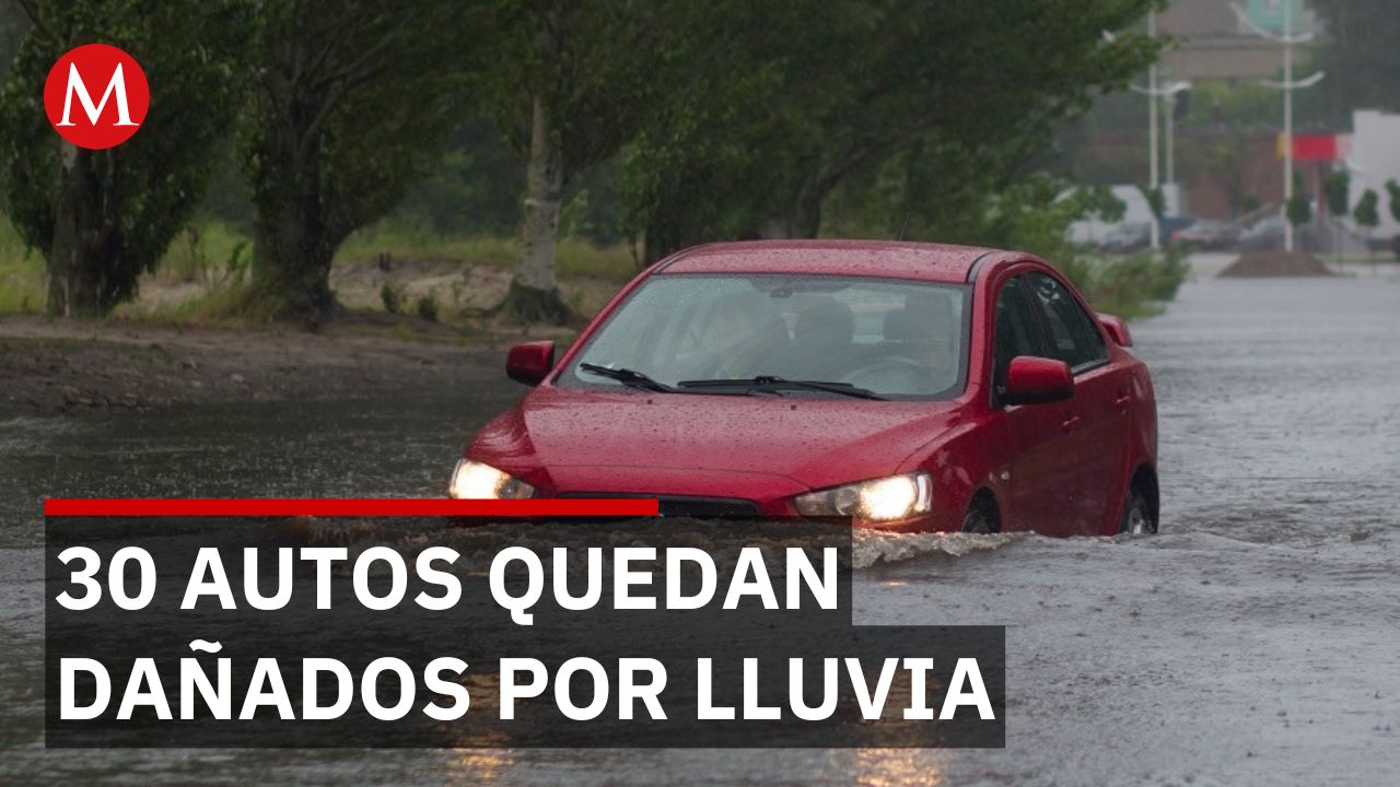Lluvias intensas en Tijuana dejan cerca de 30 autos con daños severos en estacionamiento público