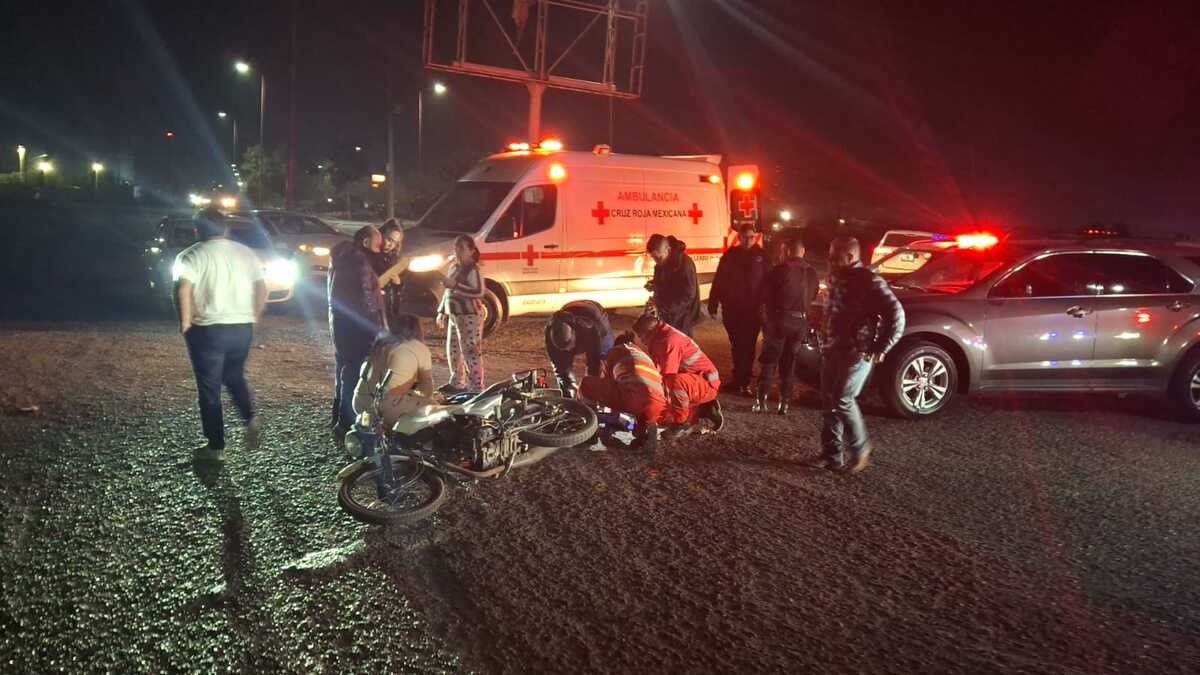 Quienes presenciaron la aparatosa caída del afectado ante el fuerte golpe, solicitaron ayuda mediante el sistema de emergencia 911. | Especial