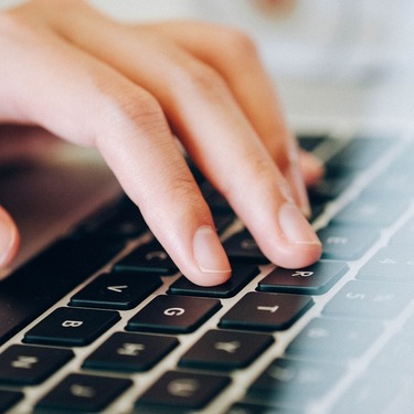 Fotos de trámites en línea o digitales en la CdMx