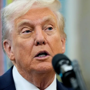 Donald Trump, señaló que considera reemplazar el T-MEC con acuerdos bilaterales con México y Canadá, aunque negó tener preferencias entre ambos socios comerciales.