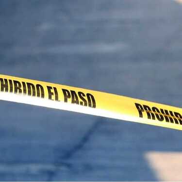 Dos ataques armados ocurridos casi al mismo tiempo dejaron dos hombres muertos y una mujer herida por arma de fuego.