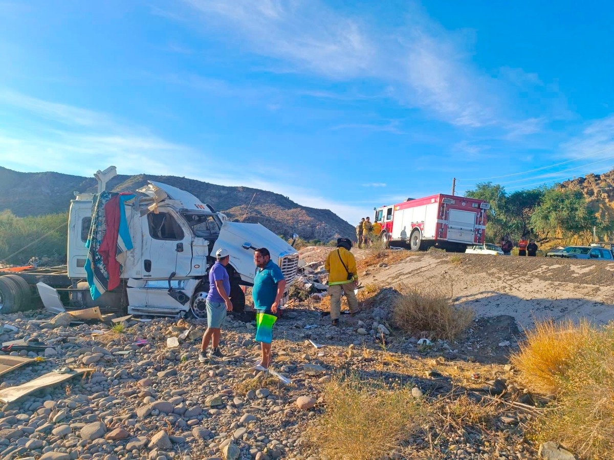 Elementos de la Marina apoyaron a civiles por un choque en Baja California Sur. | Especial