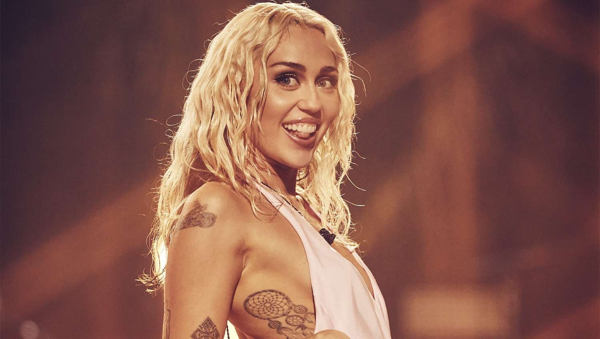 Miley Cyrus pide menos rivalidad y más apoyo entre artistas en temporada de premios
