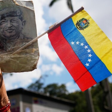 Nicolás Maduro fue capturado por Estados Unidos durante un ataque en la capital de Venezuela y trasladado al país norteamericano para ser juzgado