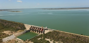 Las altas temperaturas, el alto consumo de agua y la falta de lluvias mantienen han afectado las presas del estado.