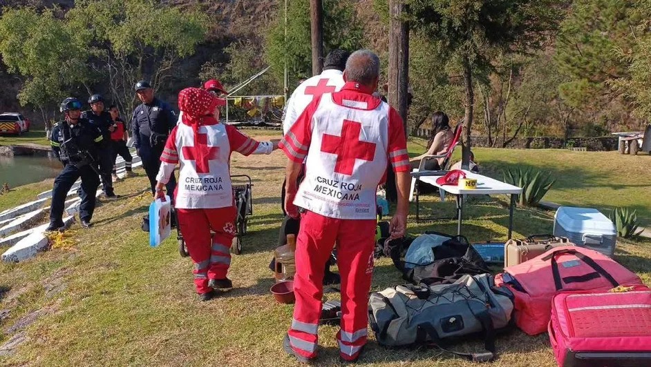 Rescatan cuerpo de niño ahogado en presa de Villa del Carbón