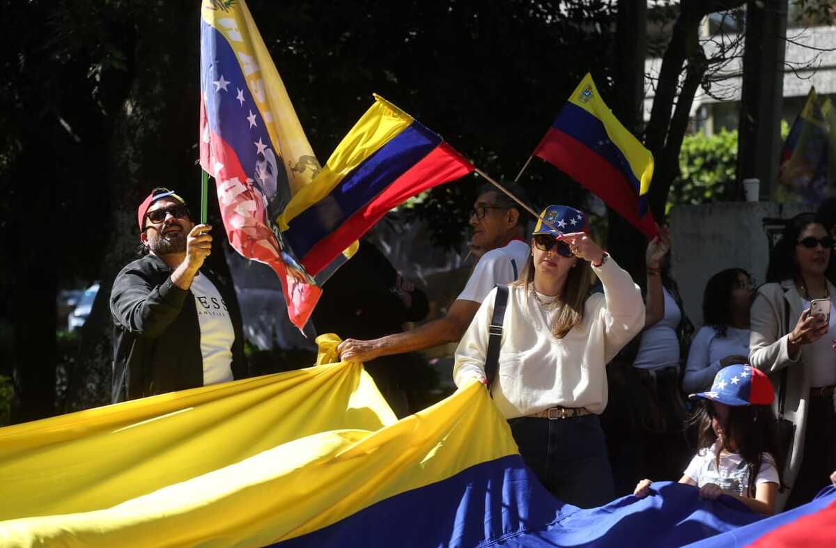 Venezolanos se concentraron en el Parque Lincoln. | Araceli López