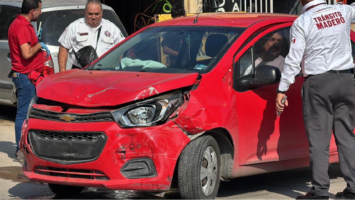 Accidente deja una mujer lesionada en Ciudad Madero. (Mario Juárez)